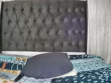 Stripchat Nude Webcam of TypicalBaddiex