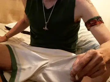 Stripchat Free Porn Cam of bravo23toro