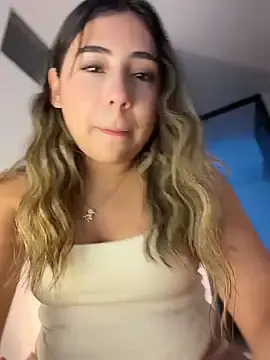 Stripchat Free Porn Cam of MelodyRey__