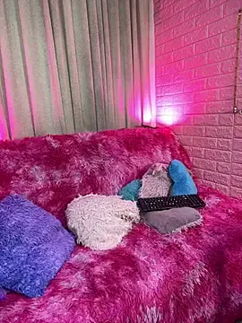 Stripchat Live Sex Cam of Catalina_Cute28