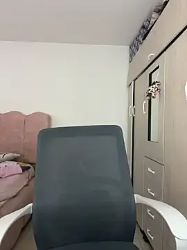 Stripchat Nude Webcam of Emmily_19
