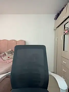 Stripchat Free Porn Cam of Emmily_19