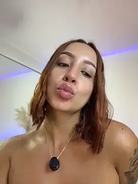 Stripchat Sex Cam of Yelena_Miller1