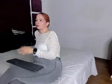 Stripchat Live Sex Cam of RossMildrey