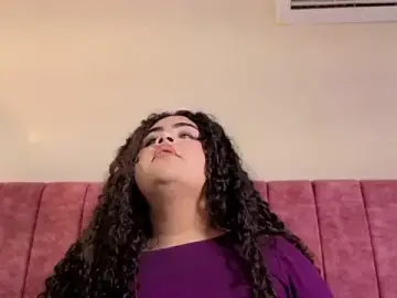 Stripchat Live Sex of LOU_22_