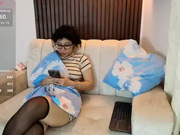 Stripchat Sex Cam of Laena_Castillo