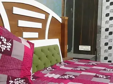 Stripchat Watch Live Sex Cams of Riyaa_Kaur