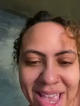 Stripchat Watch Live Sex Cams of Chloe_Leaozinho