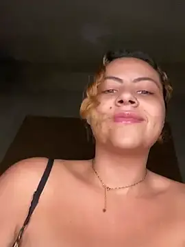 Stripchat Live Sex Cam of Chloe_Leaozinho