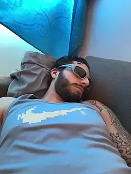 Stripchat Sex Cam of thomas_gun