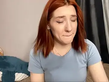 Stripchat Live Sex Cam of EwaDerobertis