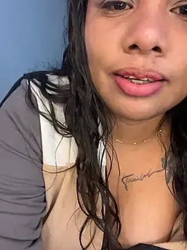 Stripchat Free Porn Cam of Rashell1_Queen