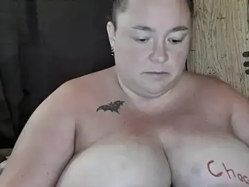 Stripchat Live Sex of ladylynn13
