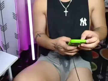 Stripchat Free Porn Cam of urhardfuckerAsiandaddy