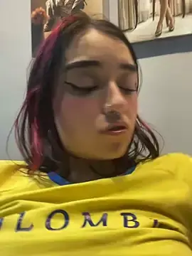 Stripchat Sex Cam of star_xmoonx