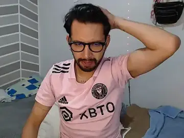 Stripchat Sex Cam of thomass1018