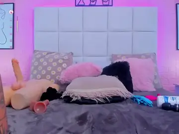 Stripchat Live Sex of charlotte_kisss