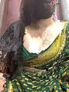 Stripchat Watch Live Sex Cams of Saanvi-Sen