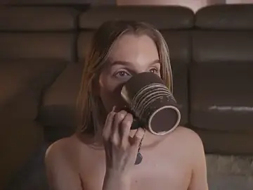 Stripchat Best live sex cam show of YvetteMilbrett