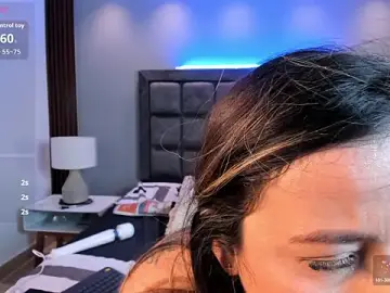 Stripchat Live Sex Cam of Susann_Ross