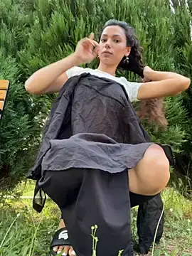Stripchat Live Porn of -_MiaQueen_-