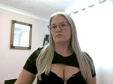 Stripchat Free Porn Cam of EmberSinn