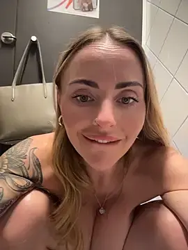 Stripchat Free Porn Cam of EmaSalis