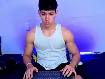 Stripchat Live Sex Cam of Luke_Muscle