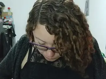 Stripchat Live Sex Cam of curly_greeneyed