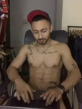 Stripchat Adult Webcams of NicolasChest_xxx