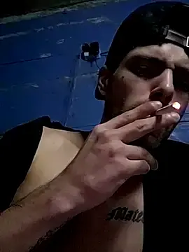 Stripchat Sex Cam of MatiasflamaV
