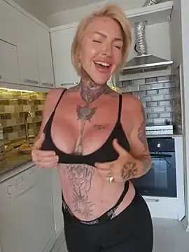 Stripchat Nude Webcam of TravelMommyBlair