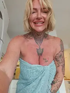 Stripchat Best live sex cam show of TravelMommyBlair