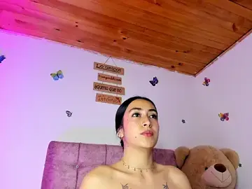 Stripchat Free Live Porn of Lia_Roses3x