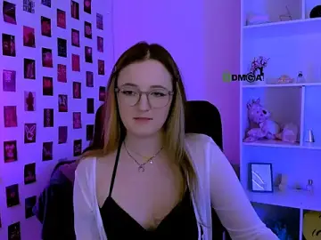 Stripchat Free Porn Cam of luna_berryy