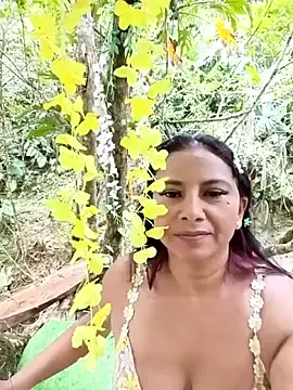 Stripchat Live Sex Cam of esmeralda_li