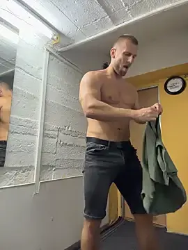 Stripchat Live Sex Cam of trainwithme