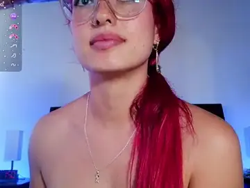 Stripchat Sex Cam of luccycollins_