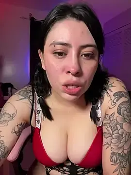 Stripchat Live Sex Cam of Draculona-666