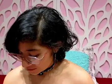 Stripchat Sex Cam of DaryMoon