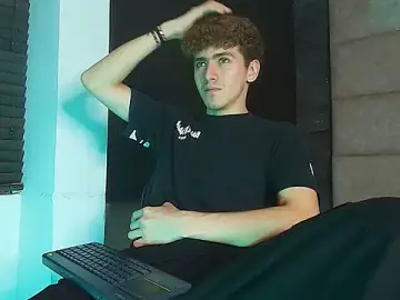 Stripchat Best Webcam of Tyler_Mcrey