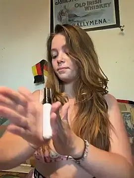 Stripchat Watch Live Sex Cams of Rhyumii