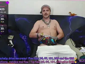 Stripchat Free Porn Cam of SwatRocShy