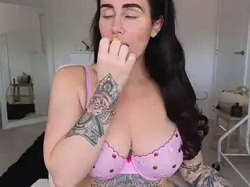 Stripchat Free Live Porn of LibbyLoveHeartx