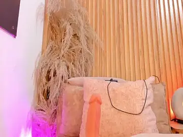 Stripchat Live Sex of sofhiaa_adaams