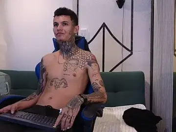 Stripchat Live Sex Cam of Paulo_527