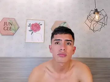 Stripchat Free Live Porn of Alejo_Jones_