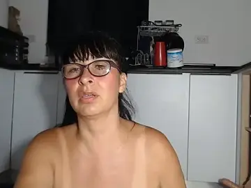 Stripchat Free Porn Cam of HellenLatin