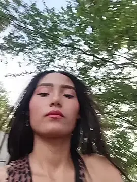 Stripchat Live Sex Cam of Noaah_