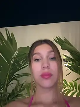 Stripchat Watch Live Sex Cams of Nikii__